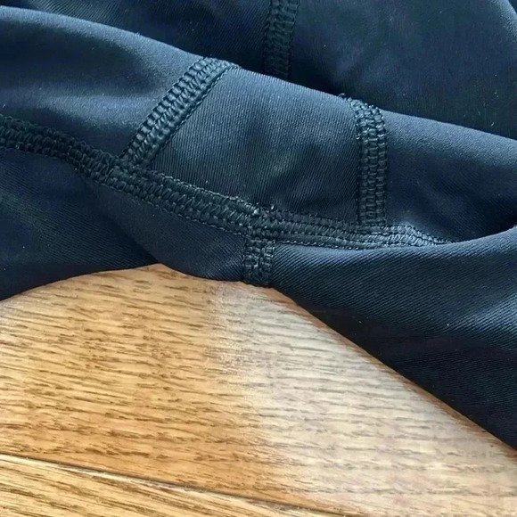 [6]Lululemon  Black Capri - Picture 9 of 9